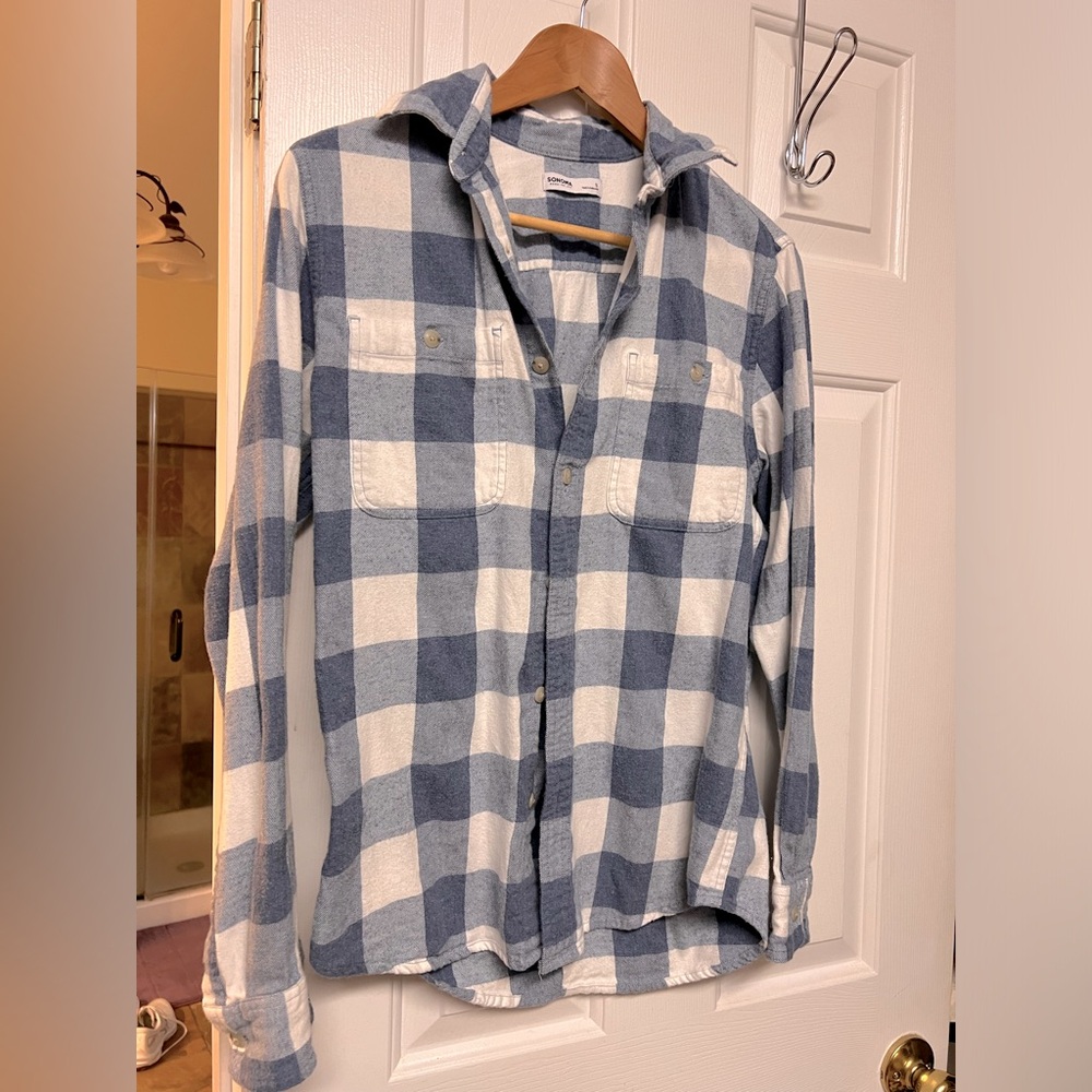 Blue plaid flannel full button shirt